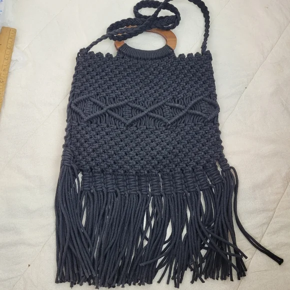 Danielle Nicole Black Macrame Crochet Boho Long Fringe Bag Strap Wood Handles - Picture 7 of 7